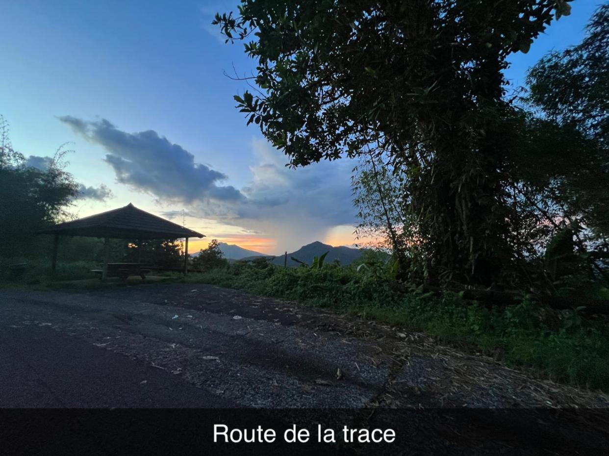 Le Ketmie Nature Et Decouverte Fond-Saint-Denis Ngoại thất bức ảnh